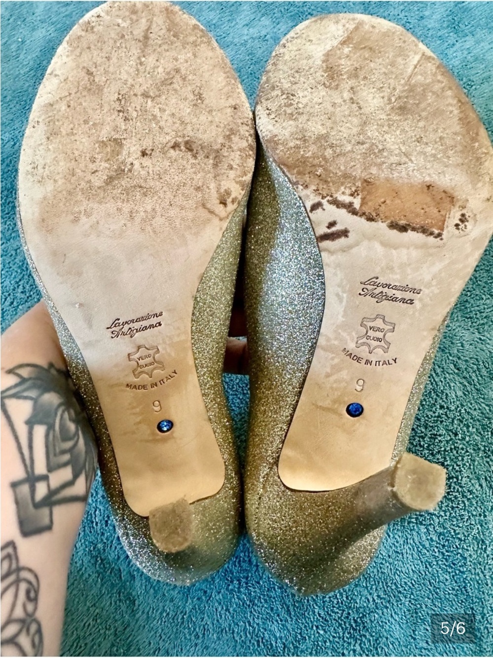 Something Bleu Gold Glitter Pumps Made in Italy Leather Sole Heels Size 9 - Picture 5 of 6